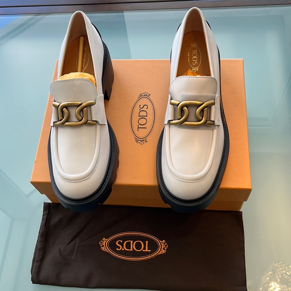 Woman shoes, Tods moccasin, white size 40